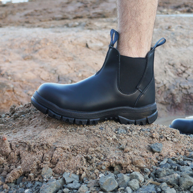 Classic pull on steel toe work boot black construction